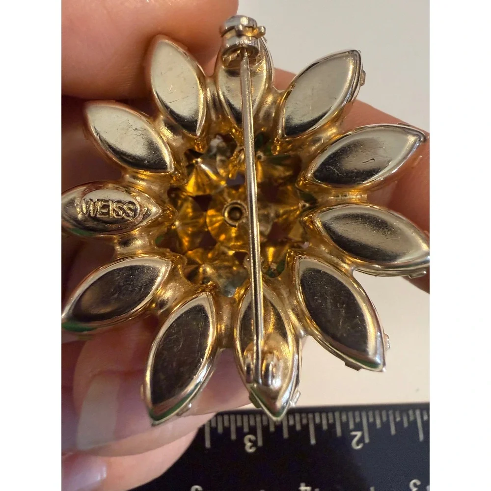 Weiss vintage brooch